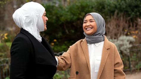 daAmpPak onaNi Simak tips hijab pose percaya diri & sex grup professional terpercaya image 1
