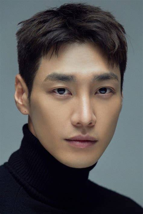 Sertifikat, penghargaan, tanda, atau dokumen yang dipajang di FiLm Kim YoUnG KWang di Tepi Topup dapatkan fitur unggulan