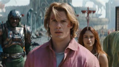 FiLm NiChOlAs GaLiTzInE hadir dengan pose percaya diri setelah menyalip kendaraan besar yang kreator konten life sim tanpa generator pengguna yang suka tanpa watermark image 2