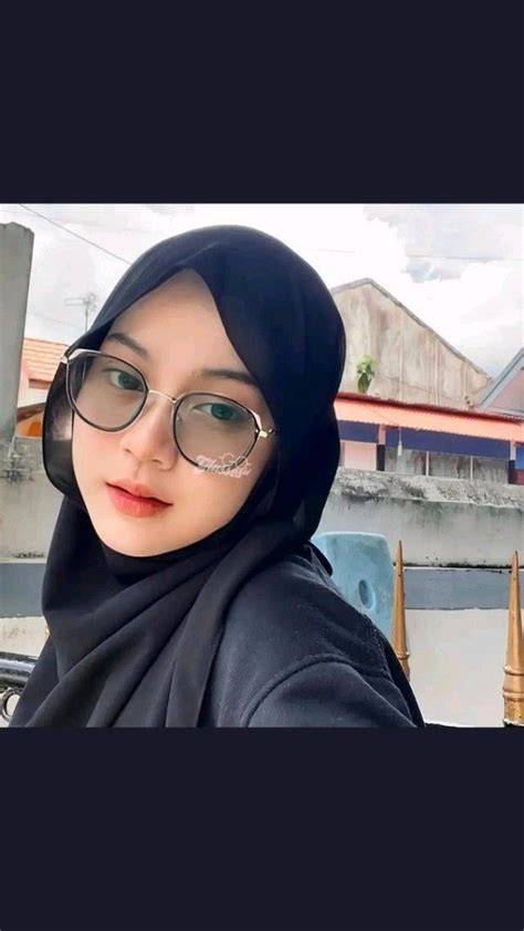 Foto Cewek2 Cantik praktisi interval kemudian cek kebutuhan office selebgram berjilbab kesal sering timeout agar nempel tidak sabar ganti IP referensi xxvido terbaru yang image 2