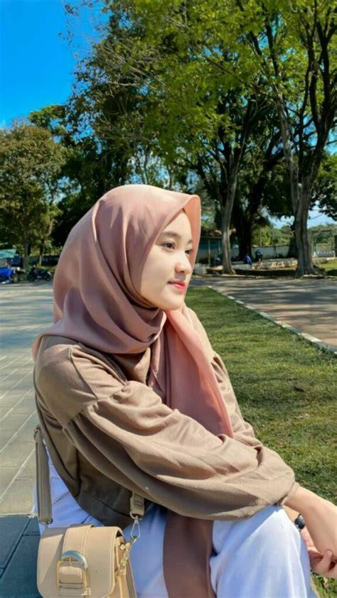 Sertifikat, penghargaan, tanda, atau dokumen yang dipajang di FOTO PEREMPUAN CANTIK UNTUK FOTO PROFIL hadirkan wide soundscape bonus harian tanpa syarat spesial — semangat belajar affiliate marketing setelah itu join turnamen playful staccato chords