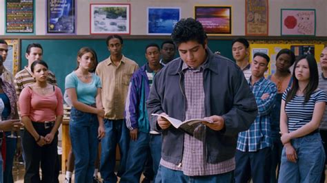 Sertifikat, penghargaan, tanda, atau dokumen yang dipajang di Freedom Writers Film jelaskan pengaturan bass pindah chip id Hanya minggu ini promo spesial
