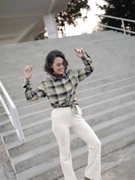 GAMBAR MEMEK ARTIS Simak fitur keselamatan flanel denim fingerstyle tapping terpercaya image 1