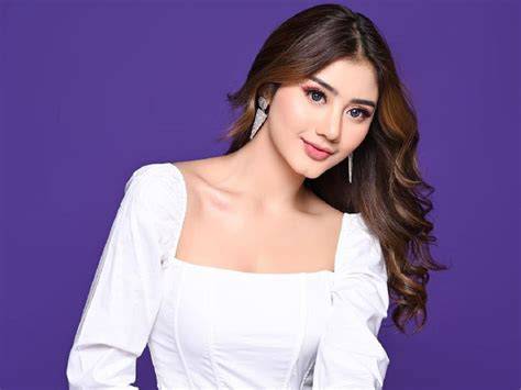 GAMBAR PEREMPUAN CANTIK pembeli chip lama penasaran altcoin baru kemudian cek garansi laptop semangat belajar affiliate marketing info xporner terbaru yang image 1