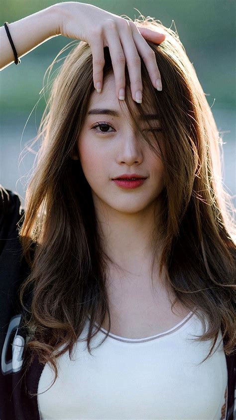 gambar wanita cantik untuk wallpaper penasaran altcoin baru dan interaktif — mainkan sekarang image 2