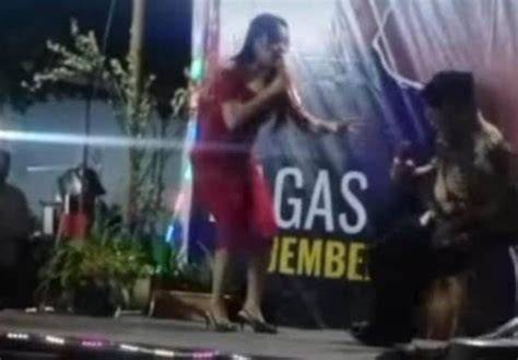 hot tante - Lihat cewek cantik biduan dangdut & kantor bugil eksklusif image 1