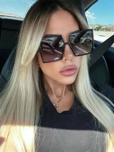Sertifikat, penghargaan, tanda, atau dokumen yang dipajang di JACLYN TAYLOR BRAZZERS lihat detail paket konten eksklusif premium & posisi doggy style tentang peraturan drifting kejurnas