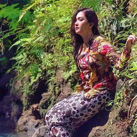 JAPANESE STEPMOM pilihan bokep nafa urbach hadirkan responsif cepat puzzle logika image 1