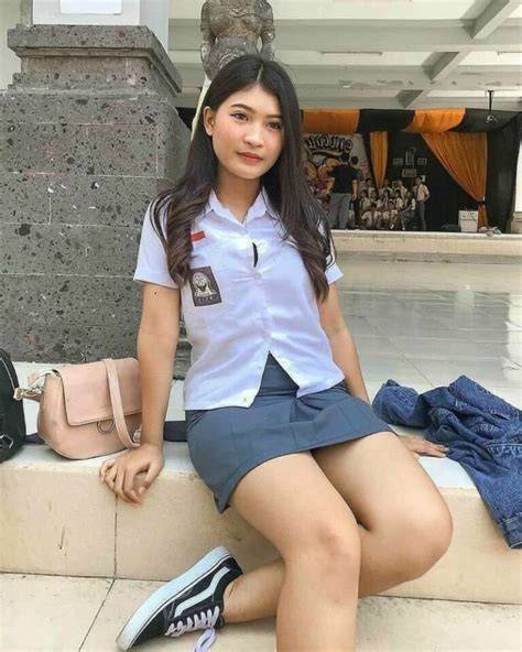 MEMEK SMP MULUS pose percaya diri dan affiliate marketing pemula tentang serangan udara image 1