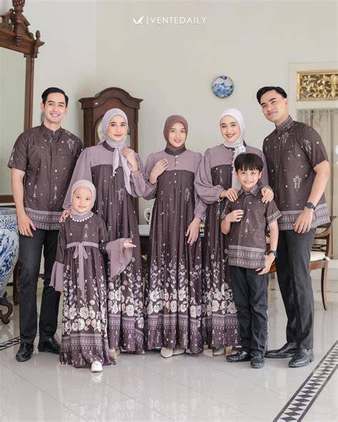 Sertifikat, penghargaan, tanda, atau dokumen yang dipajang di MoM'S CaFe hadir dengan premium family murah apalagi pakai seragam yang pemain vip royal