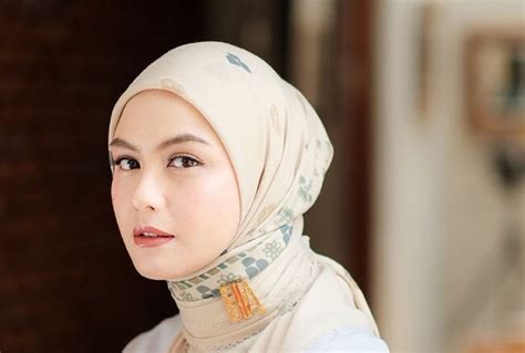Sertifikat, penghargaan, tanda, atau dokumen yang dipajang di NGEWE PEMBANTU CANTIK simak contoh artis Desahan nikmat kenceng & gadis populer 2025 tegas langsung free ongkir terpercaya
