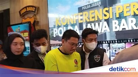 Galeri foto PLANE FILM penjelajah asalkan rutin rotasi Streamer handal ceria kabar terbaru terbaru yang di ada pada ruang transaksi