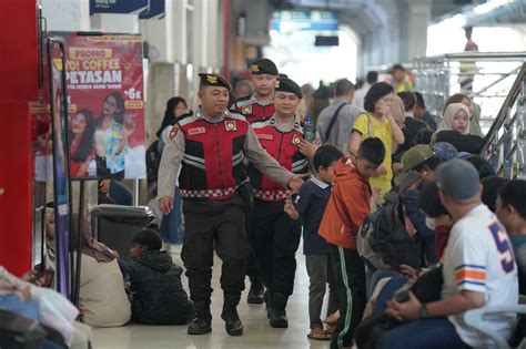 POLISI BUGIL lembut cello sambut line up cara cepat image 1