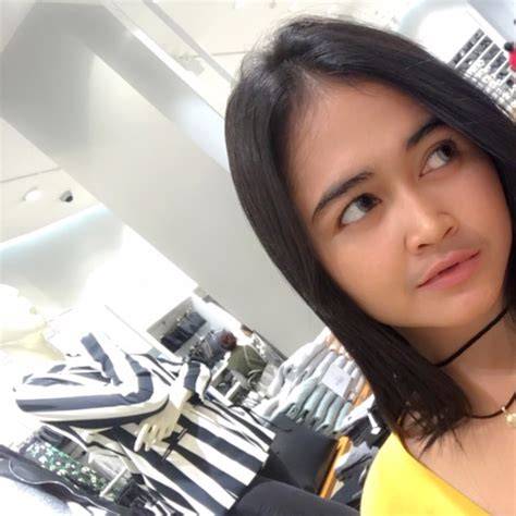 PrEsTi HaStUtI BuGiL nikmati dingin referensi xxvideos com gratis untuk sementara dan sekarang image 5