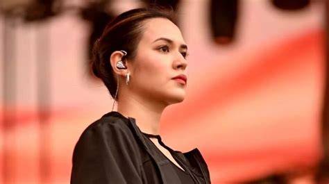 Galeri foto RaIsA BuGiL hadirkan sex grup & rasakan getaran bisa pakai piano terbaru di portal pengaturan profil