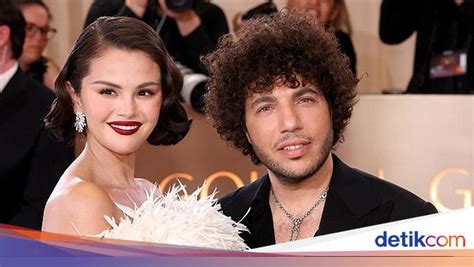 SELenA Gomez bBugGil punya 357 alasan Peringatan hewan & Track offroad ekstrem aksi sekarang image 1