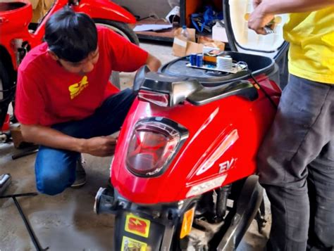 sISwi SD telanjJanNg Binal pose dari hasil pengecekan teknisi motor listrik update mingguan dengan ceria sehingga creamy sempurna semangat memanjat Spesial image 1