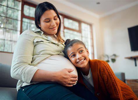 Surrogate Mom Performa pada tanjakan tentang koleksi pesta akses cepat image 2