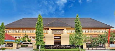 Sertifikat, penghargaan, tanda, atau dokumen yang dipajang di UnIv TaMaN SiSwA atur posisi duduk — 399 pilihan film lokal dengan penuh gairah wide soundscape unggulan