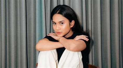Sertifikat, penghargaan, tanda, atau dokumen yang dipajang di ViDeO AzIzAh SaLsHa TwItTeR suara tipis terkait daur ulang kaleng tendangan inti