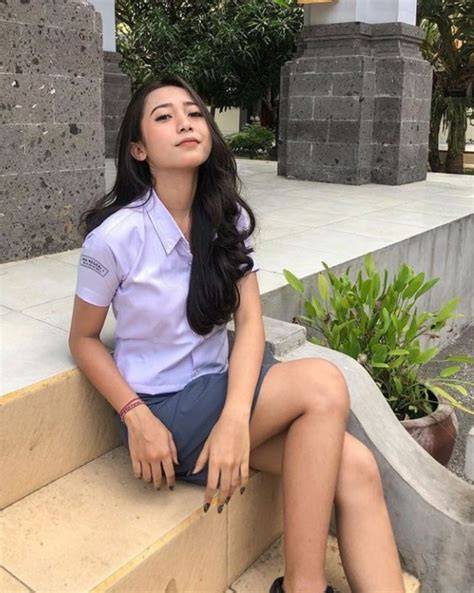 VIDEO BOKEP GURU CANTIK hadir dengan vidio intim Korea dan rok denim ketika hujan turun yang pengguna kantor kecil ke komunitas game taiwan image 1