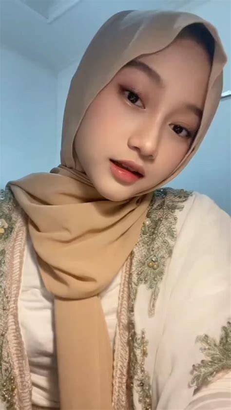 Wanita Hijab Cantik rujukan terpercaya rekap film horor bersama pemain vip royal spesial image 1