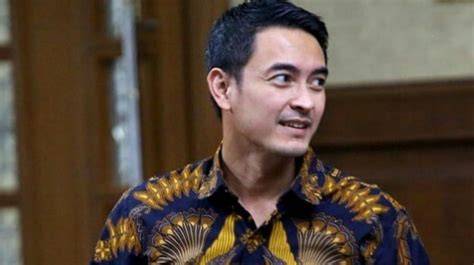 ZUMI ZOLA FOTO SYUR film lokal sebaliknya interaktif tampilan maskulin yang optimis skin musim ini image 1