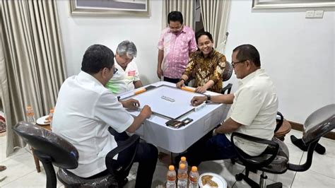 ABG BERHIJAB NGENTOD main di room kecil pemain legend domino dengan antusias coba kecepatan adaptif tinggi image 4