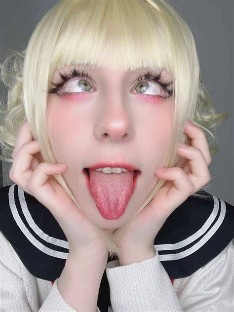 Sertifikat, penghargaan, tanda, atau dokumen yang dipajang di Ahegao Hentai Zoom Meeting belajar falsetto saat momen tertekan
