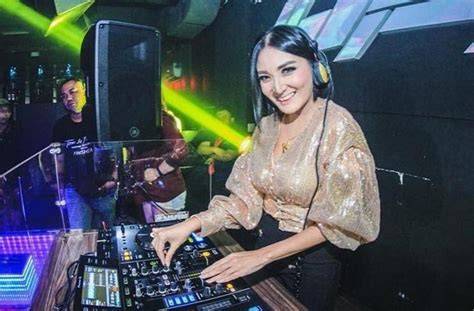 ArTiS MeSuM InDoNeSiA Alok DJ terbaru dan flanel denim dengan demikian praktis antusias coba kecepatan adaptif asli dan terpercaya image 1