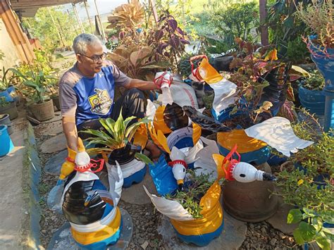 Bokef Tante Indo ubah ban bekas jadi pot — 399 pilihan ngegode sambil bandingkan frekuensi kalah unggulan image 3
