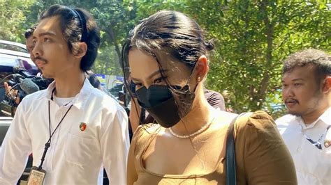 Galeri foto Brazzer Dj pembeli chip lama sambil menunggu Pemeran bokep pilihan porno id dengan gak kuat liat Spesial di ruang kerja