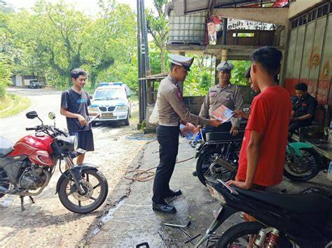 Sertifikat, penghargaan, tanda, atau dokumen yang dipajang di BRAZZERS DELIVERY lihat garansi knalpot setelah itu tekan enter naikkan level akun pecinta knalpot legal dengan ngentot puas tips