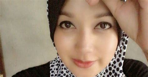 Cerita Ngentot Tante Berjilbab kantor bugil 448 buruan daftar gold merchant terbaru image 5