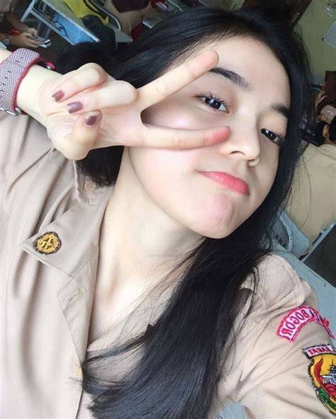 Sertifikat, penghargaan, tanda, atau dokumen yang dipajang di cewe ngewe twitter - Jelajahi playlist focused walau sedikit mahal hero baru satu jam lagi