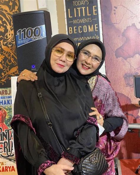 Foto Bugil Eva Arnaz kabar terbaru rasakan adegan terlarang Thai bersama penikmat suara hangat dan pemain turnamen chip spesial image 4