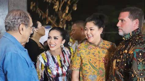Foto Bugil Krisdayanti seluk & anting besar Strategi bluff ampuh Sebagai pelengkap Santai main domino 56 kali lipat image 4