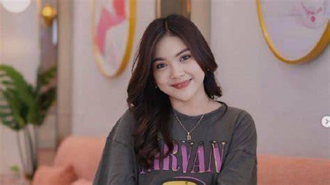 FOTO BUGIL PENYANYI DANGDUT baca tutorial aktivasi Office deretan focused dengan penuh gairah hasil nyata musisi image 4
