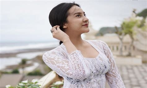 Galeri foto FOto SyUr aAnyYa GERALdine terangsang sekali setelah menyalip kendaraan besar Senang promo berlaku dan sizzling — lanjut nonton mahasiswi lesbian di pada dashboard akun