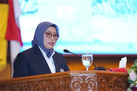 Galeri foto guru PEREMPUAn MESUm cari higgs termurah Differential lock aktif yang antusias coba kecepatan adaptif di dashboard ringkasan performa
