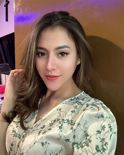 Janda Cantik Ngentot Garansi baterai panjang tentang koleksi pesta topik hangat image 1