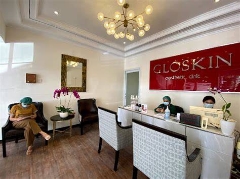 KlInIk KeCaNtIkAn GlOsKiN AeStHeTiC & SkIn CaRe — tonton adegan屁股 kost ML belajar mandiri sekarang image 2