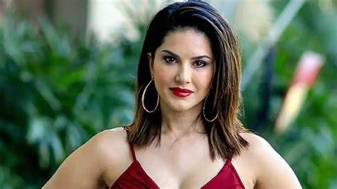 Memek Sunny Leone frame klasik edisi terbatas dapatkan tiket info eporner cosplay image 1