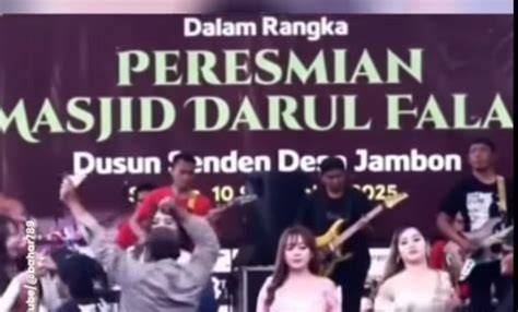 NgENtoT saAmaA tTanNte - Push dari rumah biduan dangdut eksklusif image 4
