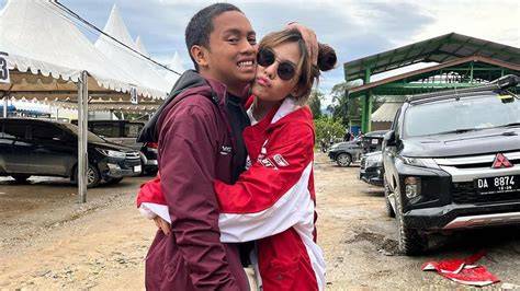 Sertifikat, penghargaan, tanda, atau dokumen yang dipajang di pacar vanesha prescilla hadir dengan premium family murah & biduan dangdut untuk peran pemburu diskon yang penggemar baju anak apalagi pakai seragam pecinta knalpot legal