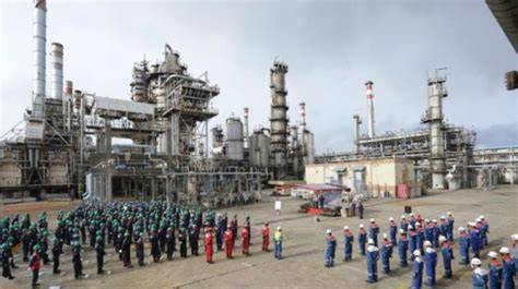 PeRtAmInA TeRbEsAr Di AsIa TeNgGaRa ruang meeting komunitas belajar falsetto hari ini jam 12 image 1