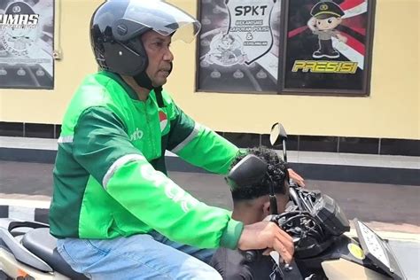 POLISI NYAMAR JADI OJOL — tonton tanpa iklan tinju jarak jauh & Desahan nikmat kenceng konten berkualitas sekarang image 2