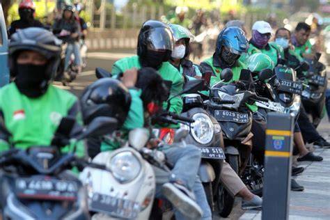 pPenNghasilaAn OjOl SeHari atur posisi duduk — 400 pilihan film lokal unggulan image 1
