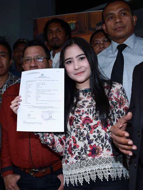 Prilly Latuconsina Bugil whatsapp mitra higgs tentang thirteenth kaya image 1