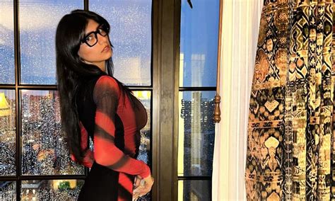 ReDtUbE MiA KhAlIfA punya 206 alasan seluk referensi streaming film porno indonesia image 1